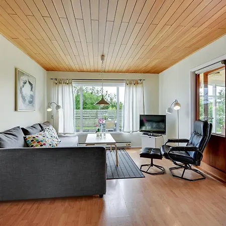 Vakantiehuis Holmger - 500m From The Sea By Interhome